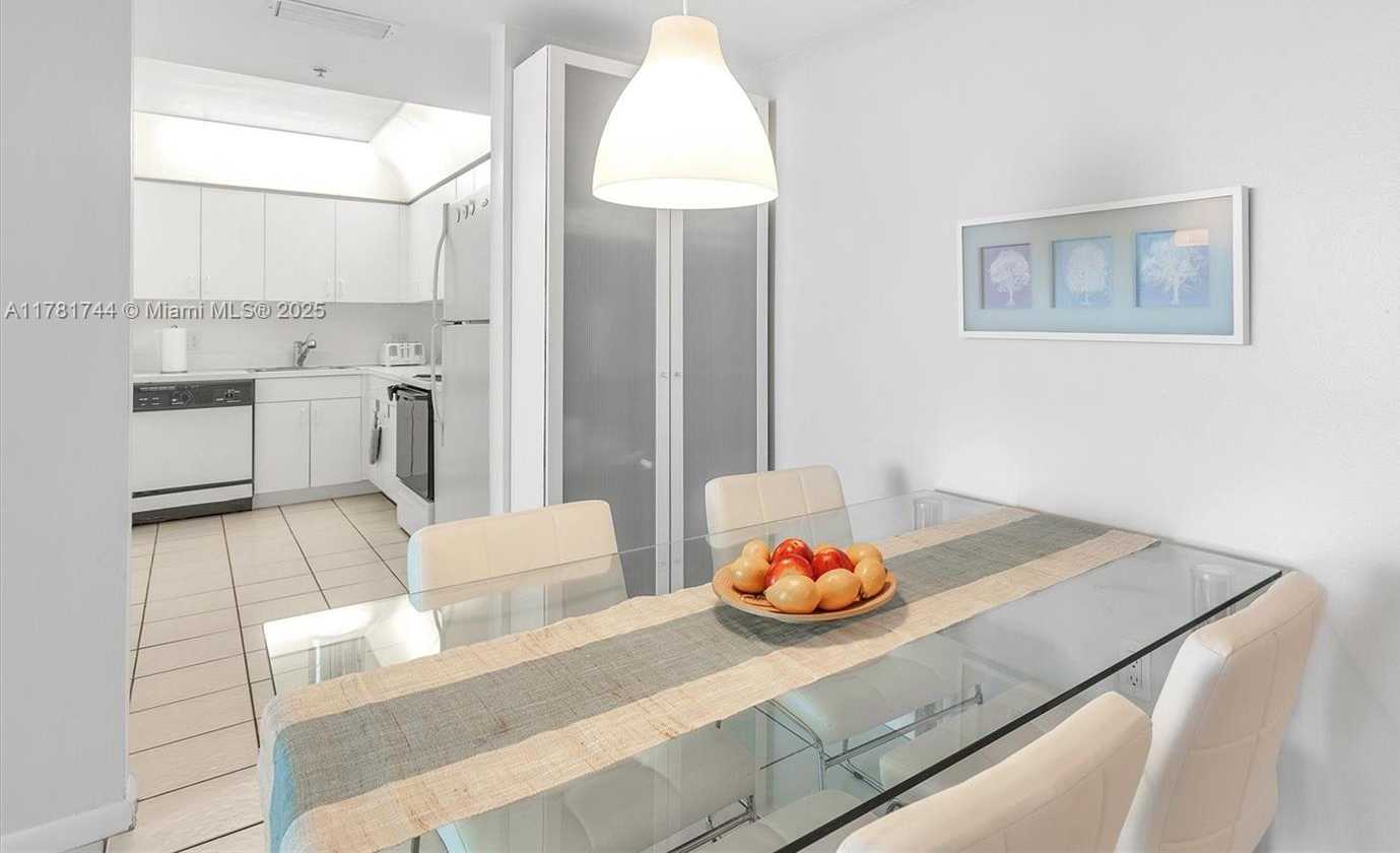 Small Image of 800 CLAUGHTON ISLAND DR #1204, Miami Number 15