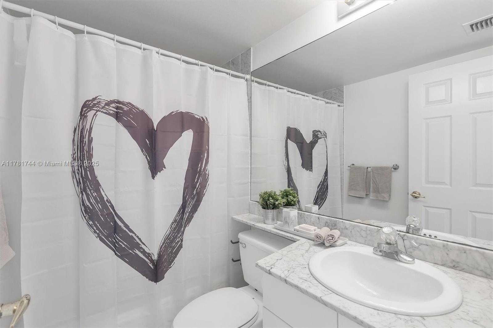 Small Image of 800 CLAUGHTON ISLAND DR #1204, Miami Number 25