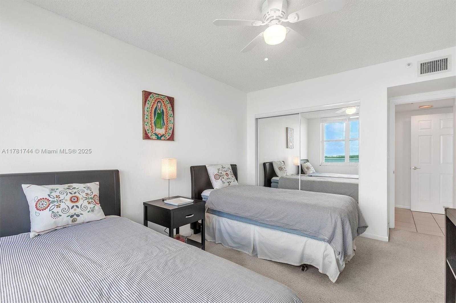 Small Image of 800 CLAUGHTON ISLAND DR #1204, Miami Number 28