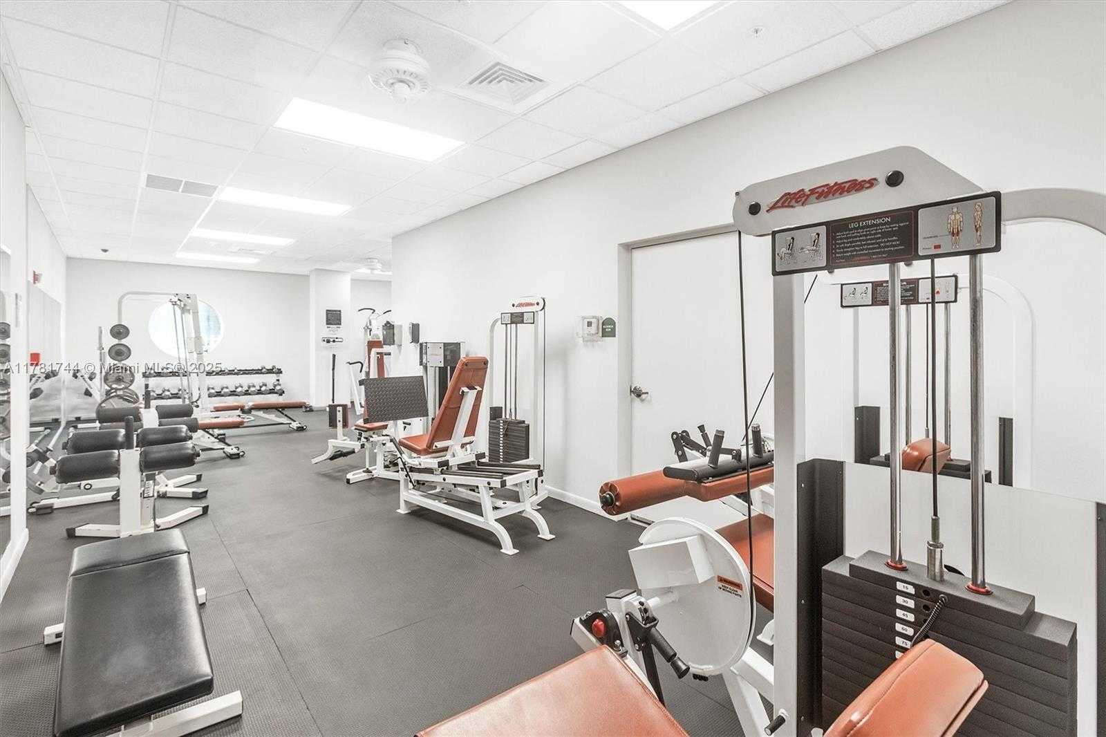Small Image of 800 CLAUGHTON ISLAND DR #1204, Miami Number 29