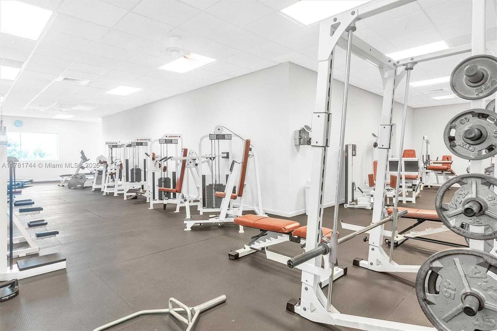 Small Image of 800 CLAUGHTON ISLAND DR #1204, Miami Number 30