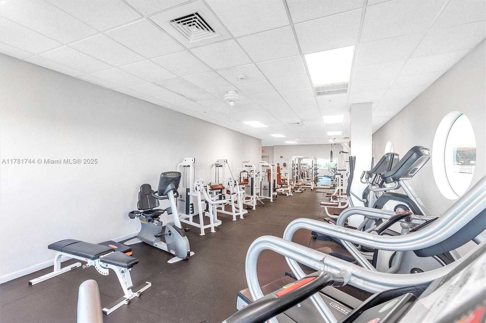 Small Image of 800 CLAUGHTON ISLAND DR #1204, Miami Number 31