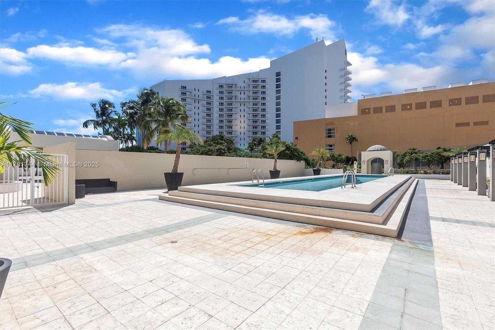 Small Image of 800 CLAUGHTON ISLAND DR #1204, Miami Number 36