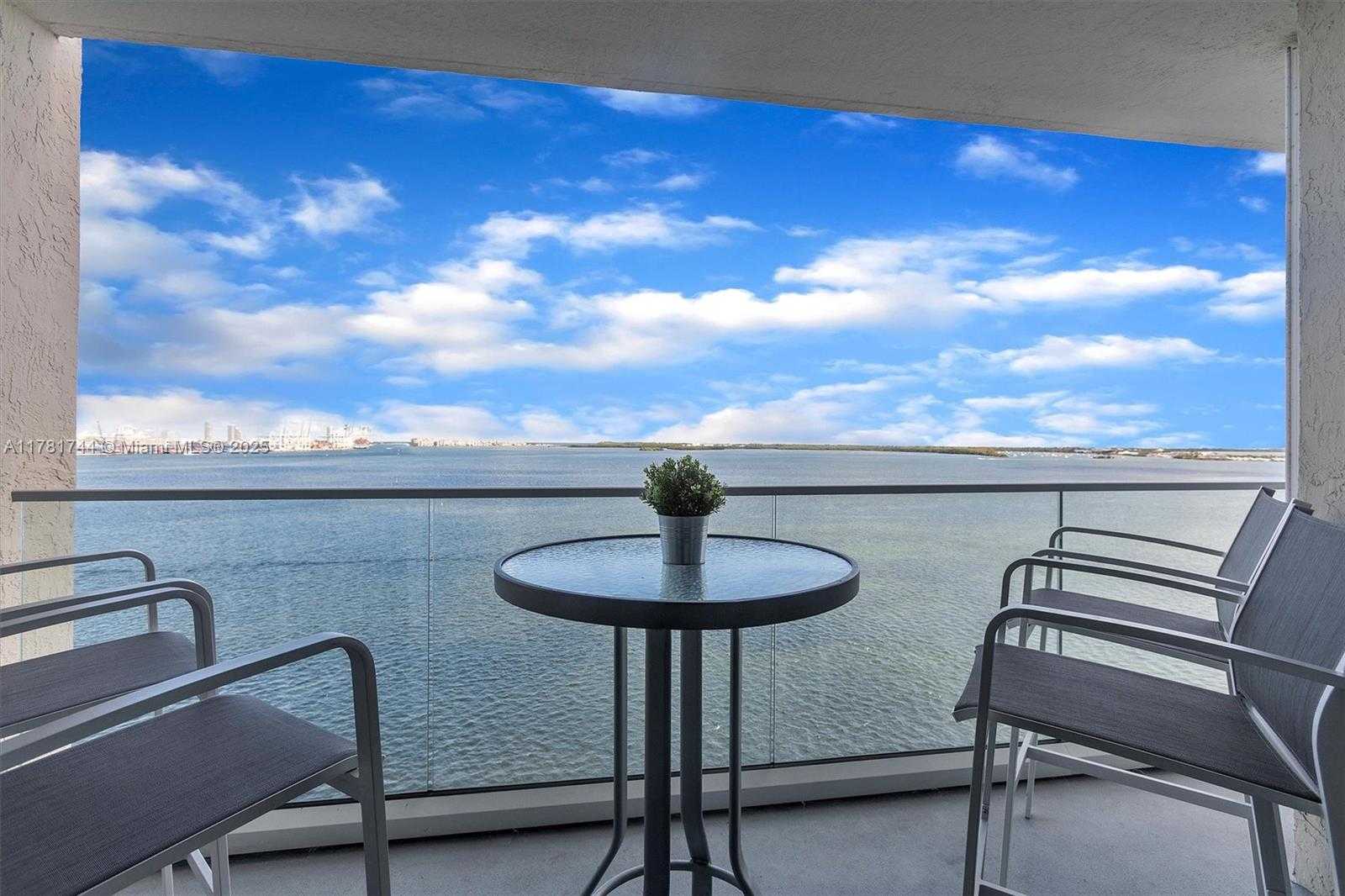 Small Image of 800 CLAUGHTON ISLAND DR #1204, Miami Number 4