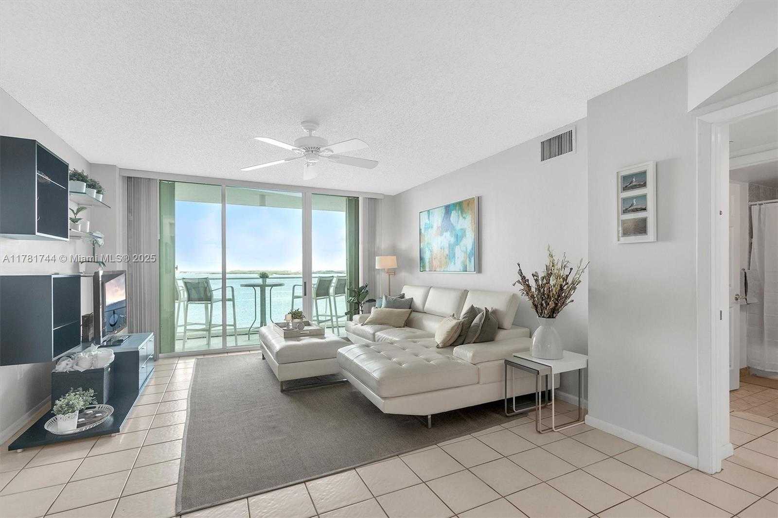 Small Image of 800 CLAUGHTON ISLAND DR #1204, Miami Number 6