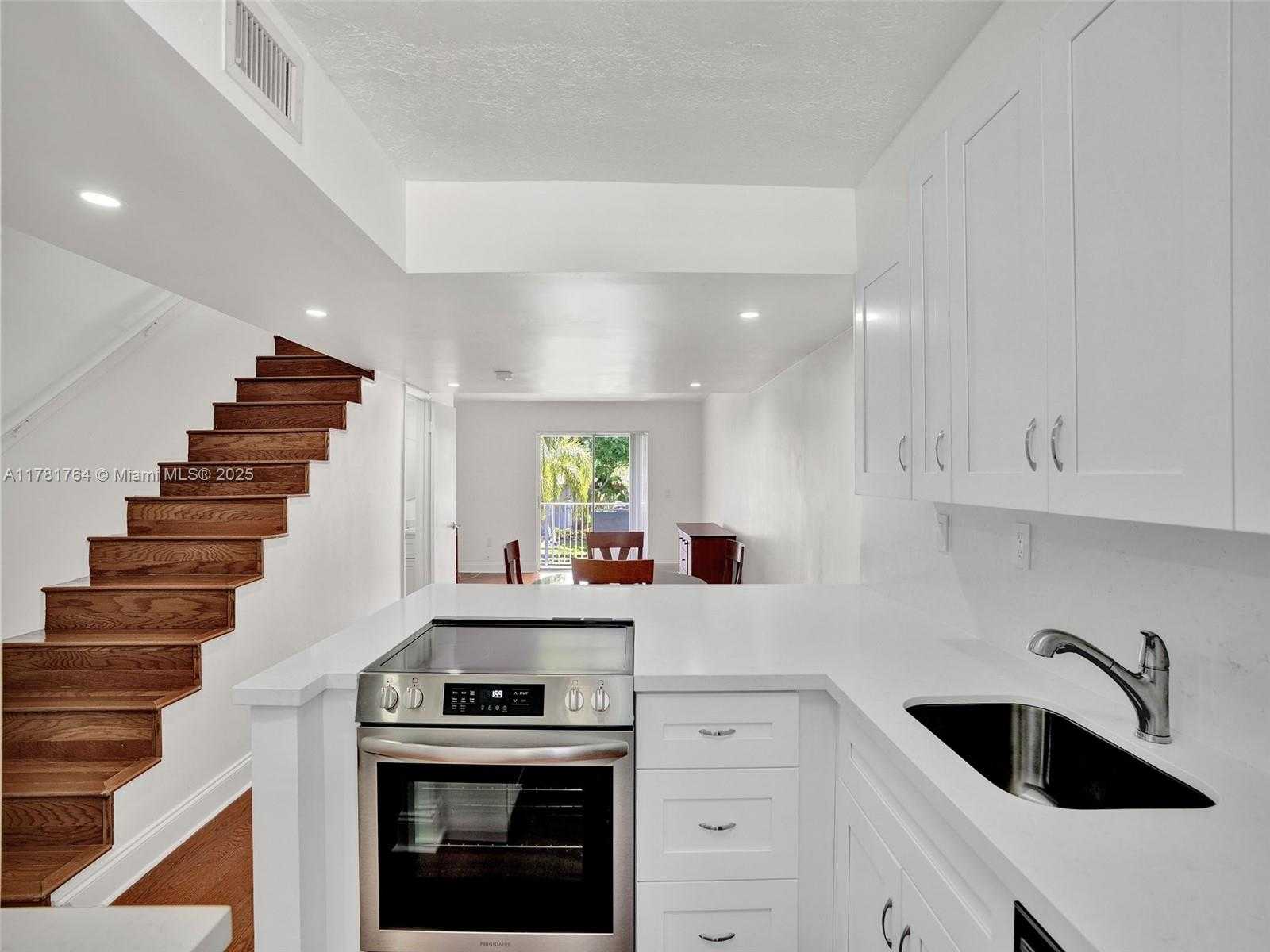 Small Image of 4600 SOUTH WEST 67TH AVE #255, Miami Number 3