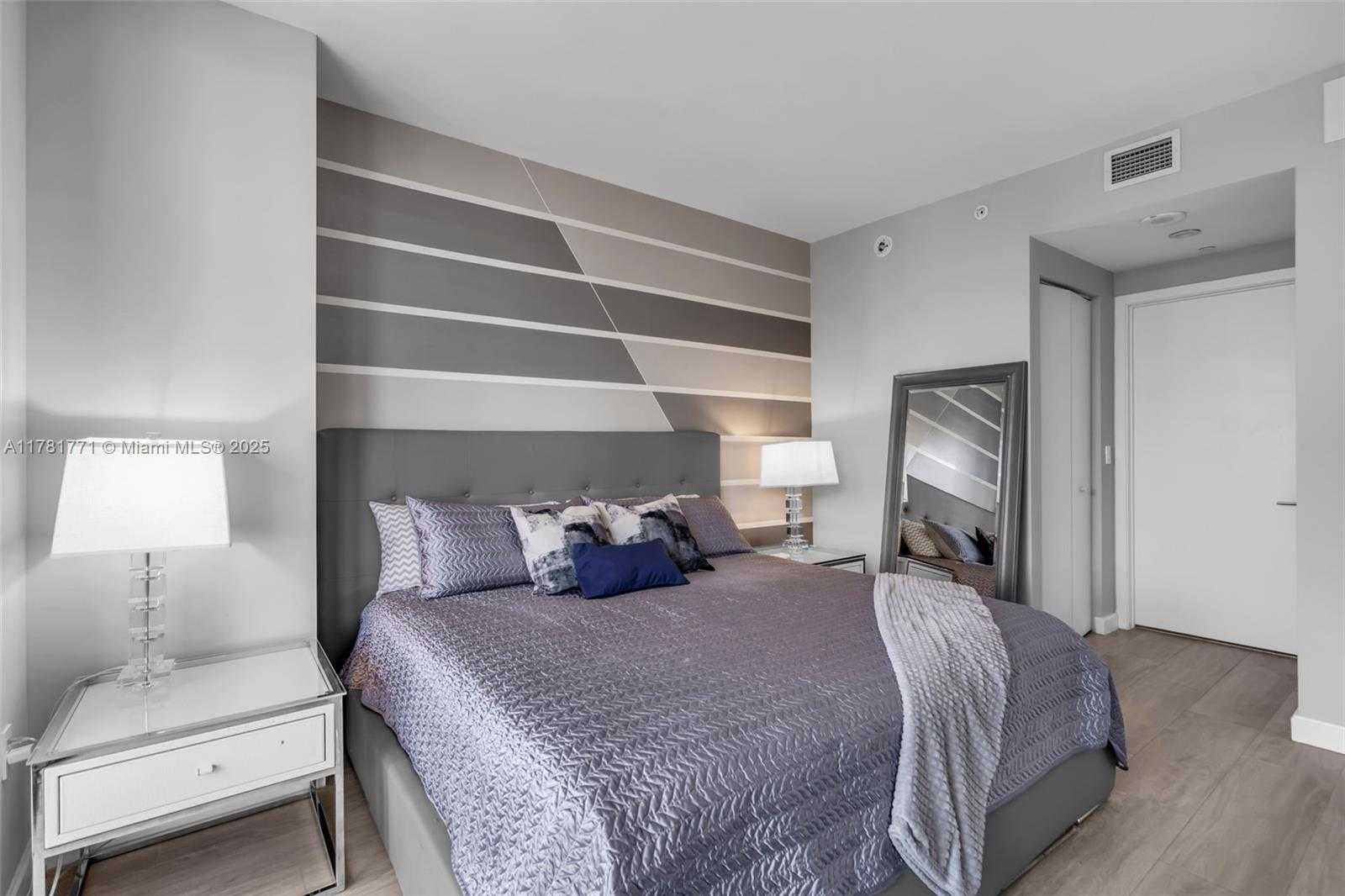 Small Image of 45 SOUTH WEST 9TH ST #3804, Miami Number 11