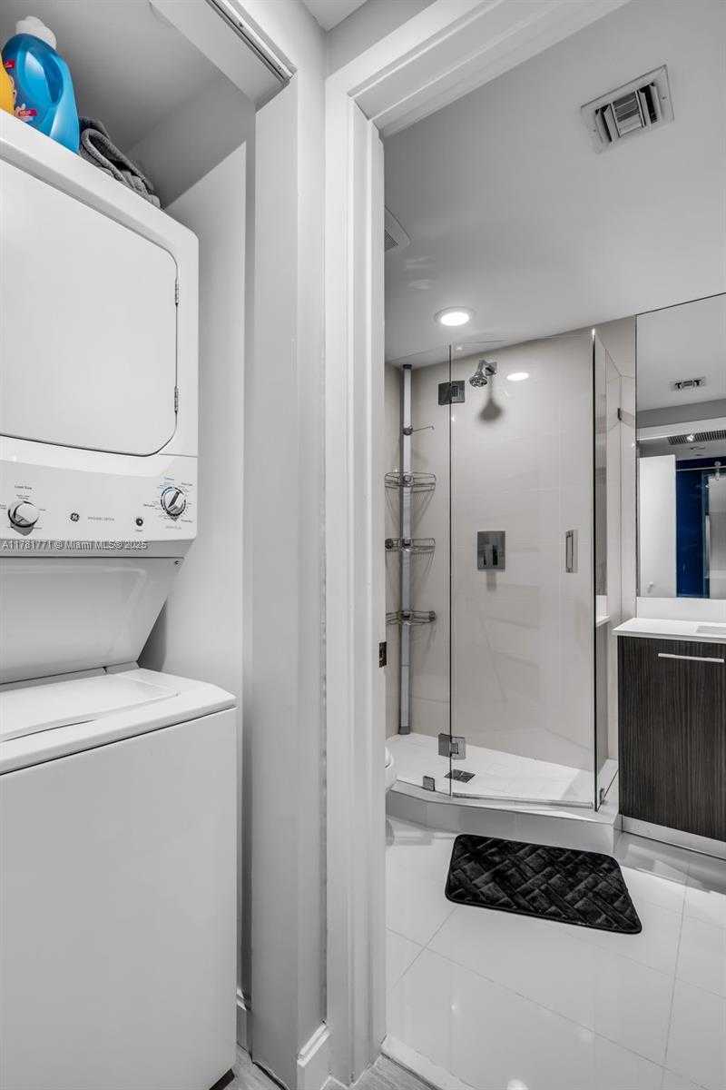 Small Image of 45 SOUTH WEST 9TH ST #3804, Miami Number 15