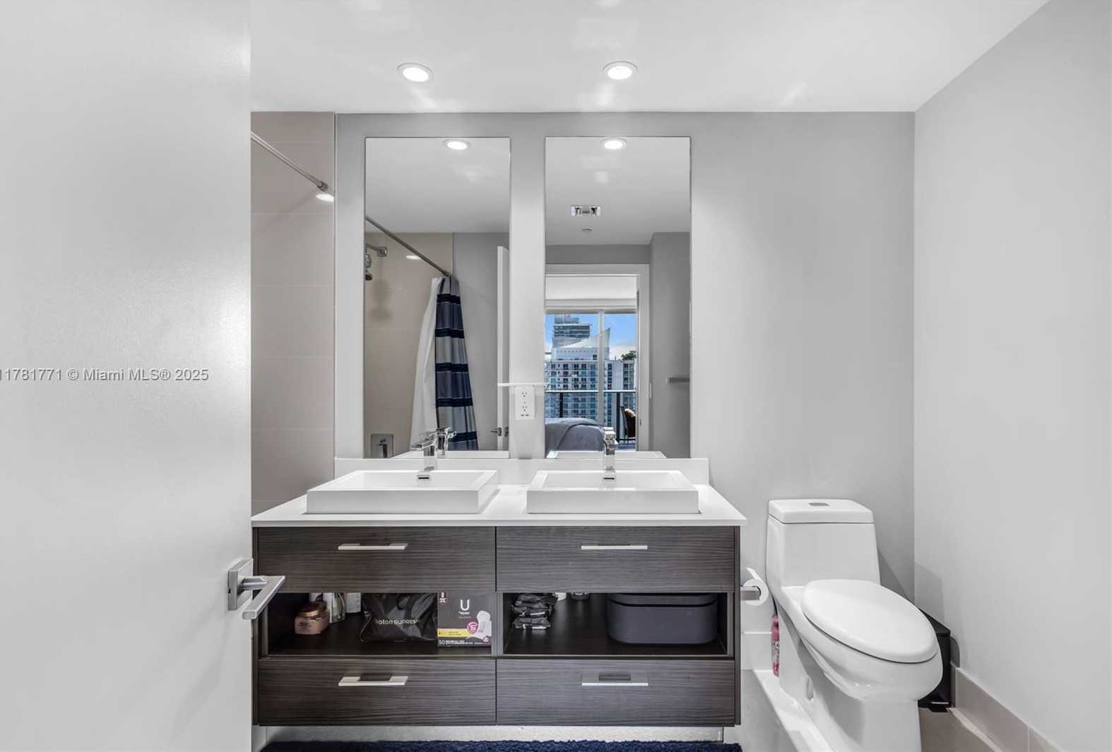 Small Image of 45 SOUTH WEST 9TH ST #3804, Miami Number 17