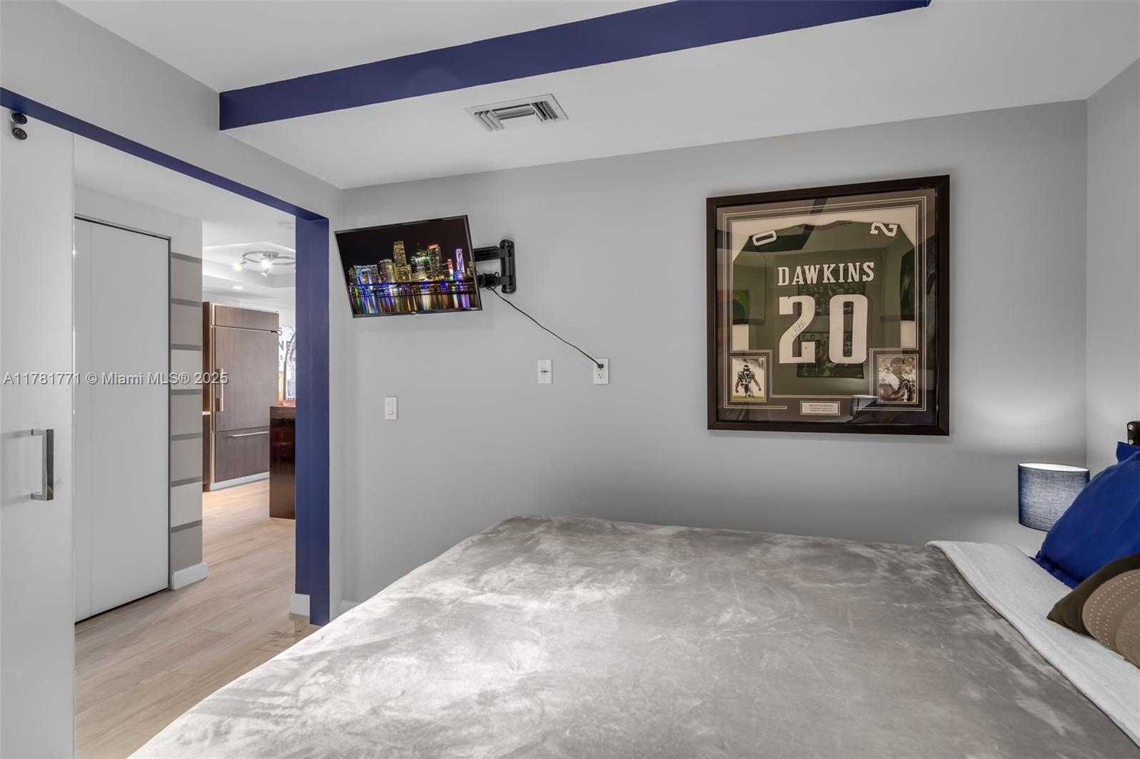 Small Image of 45 SOUTH WEST 9TH ST #3804, Miami Number 9