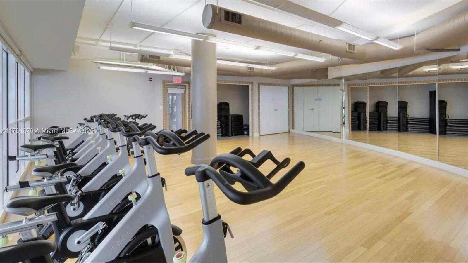 Small Image of 244 BISCAYNE BLVD #2405, Miami Number 18