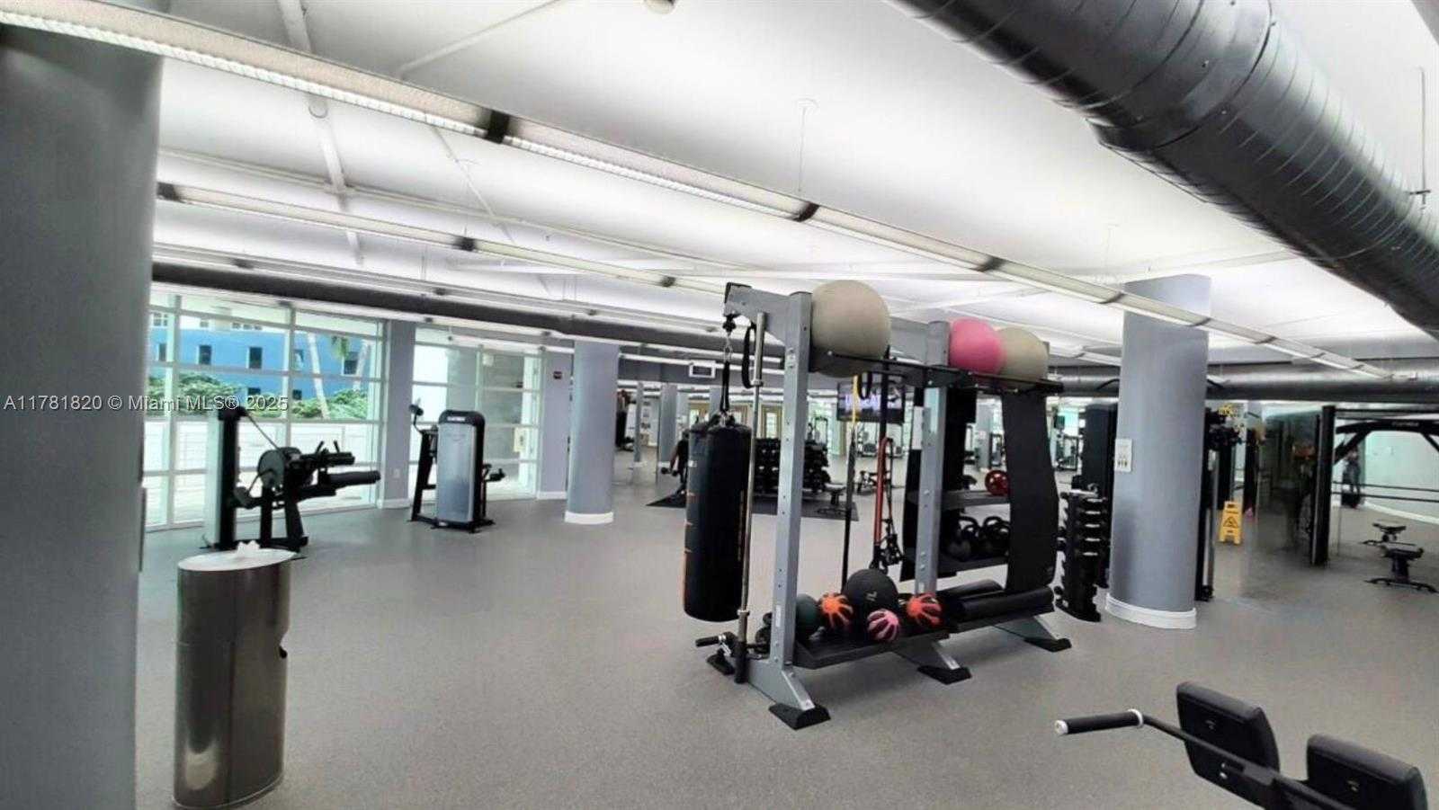 Small Image of 244 BISCAYNE BLVD #2405, Miami Number 20