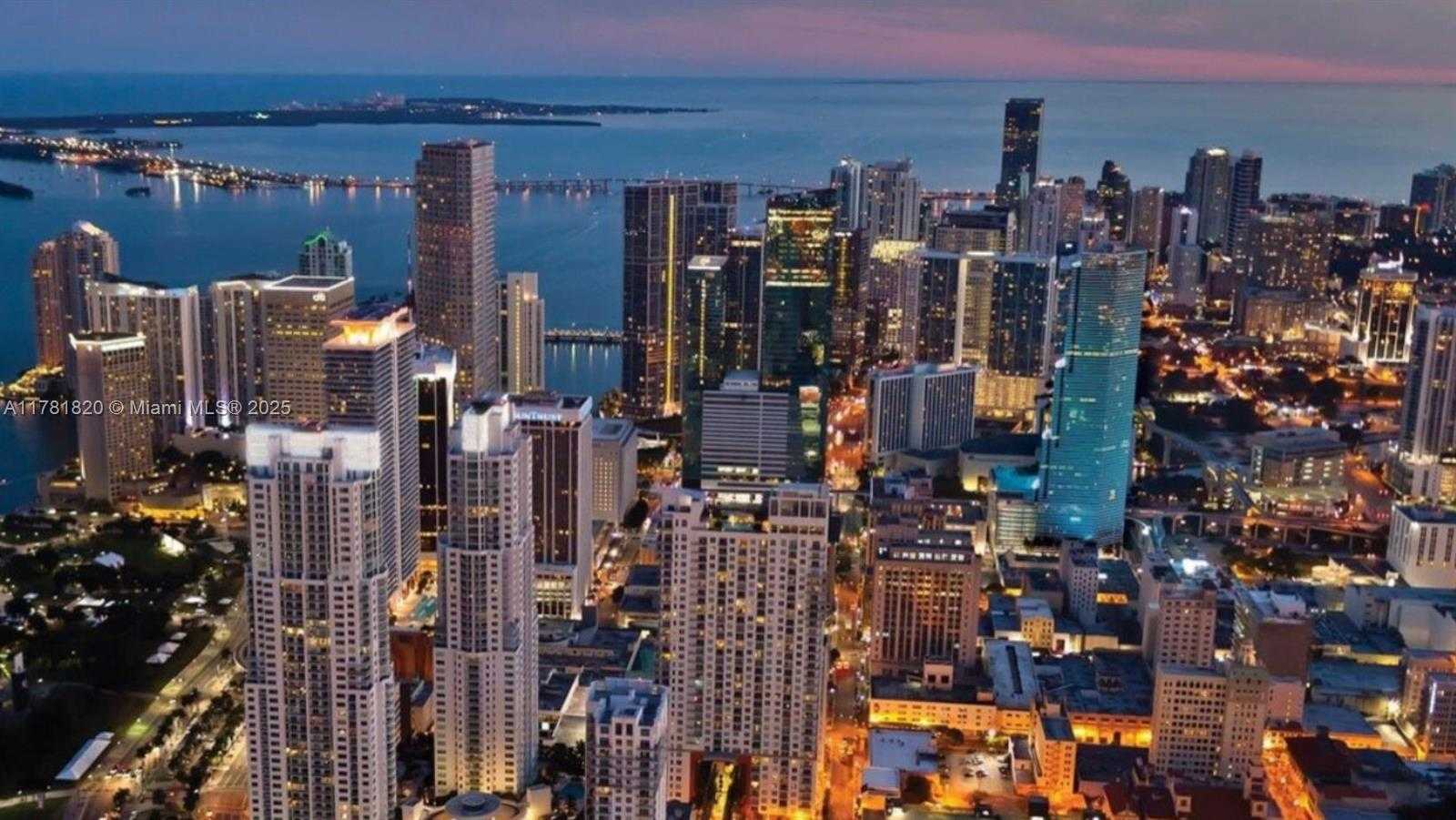 Small Image of 244 BISCAYNE BLVD #2405, Miami Number 35
