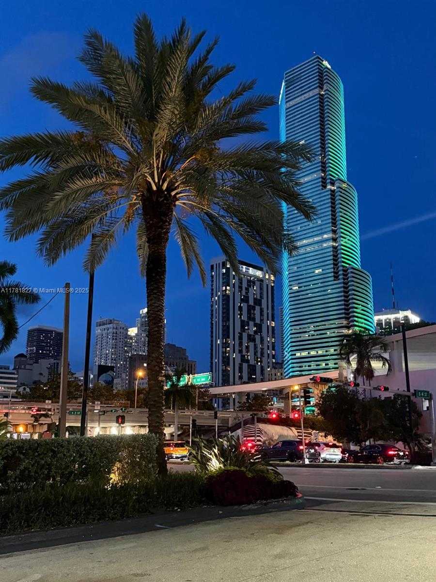 Small Image of 92 SOUTH WEST 3RD ST #4209, Miami Number 32