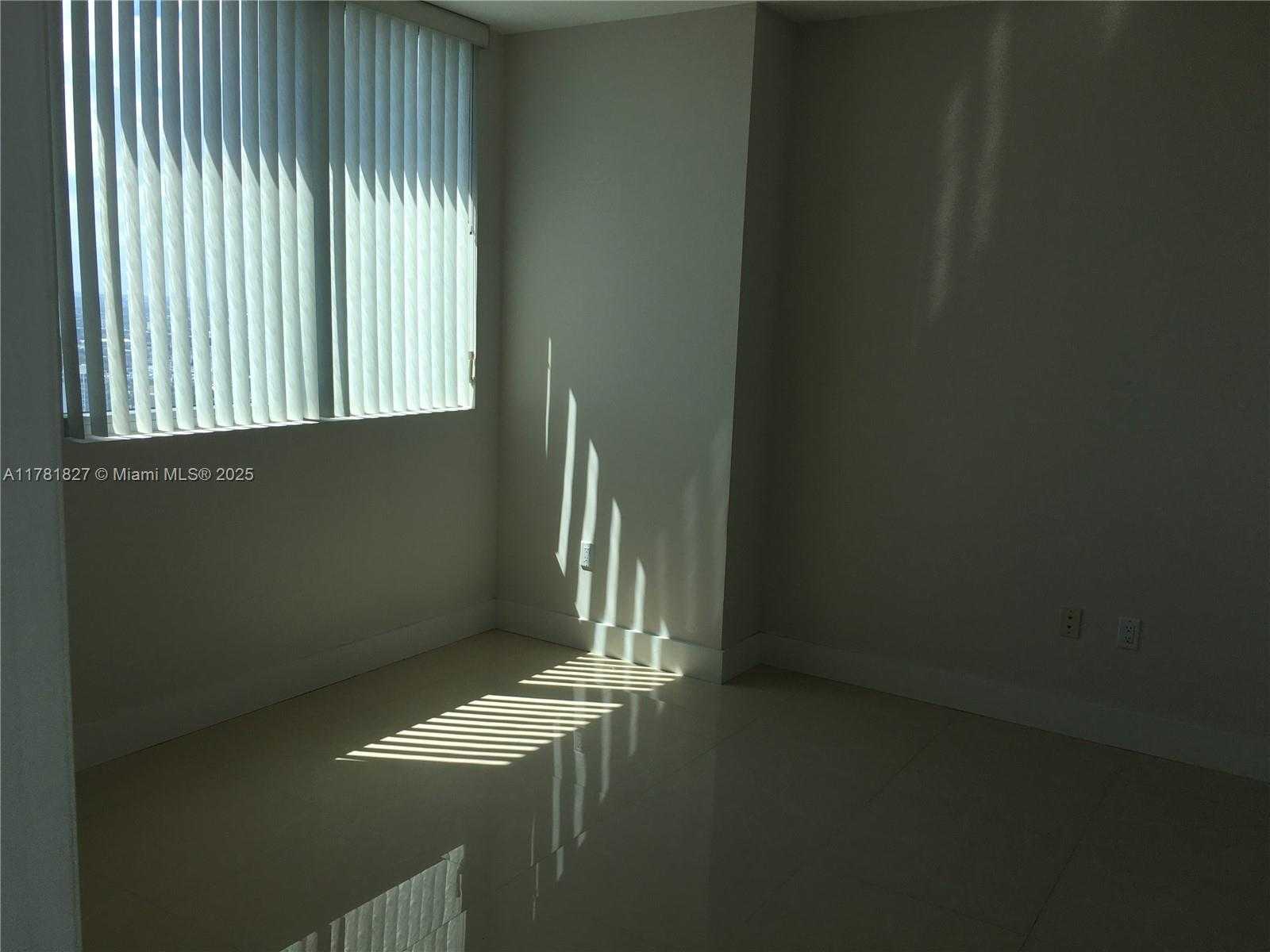 Small Image of 92 SOUTH WEST 3RD ST #4209, Miami Number 5