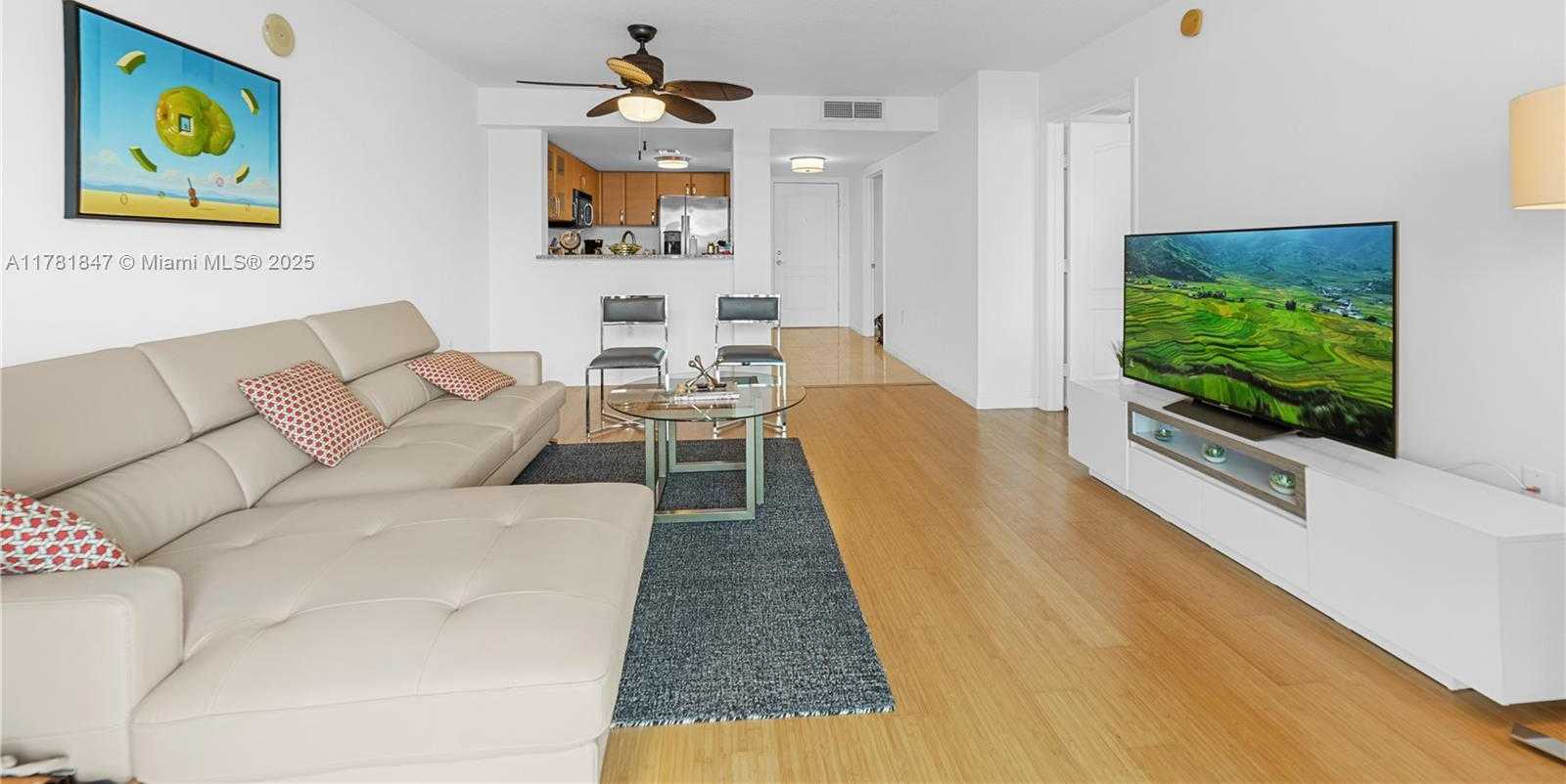 Small Image of 2101 BRICKELL AVE #1802, Miami Number 10