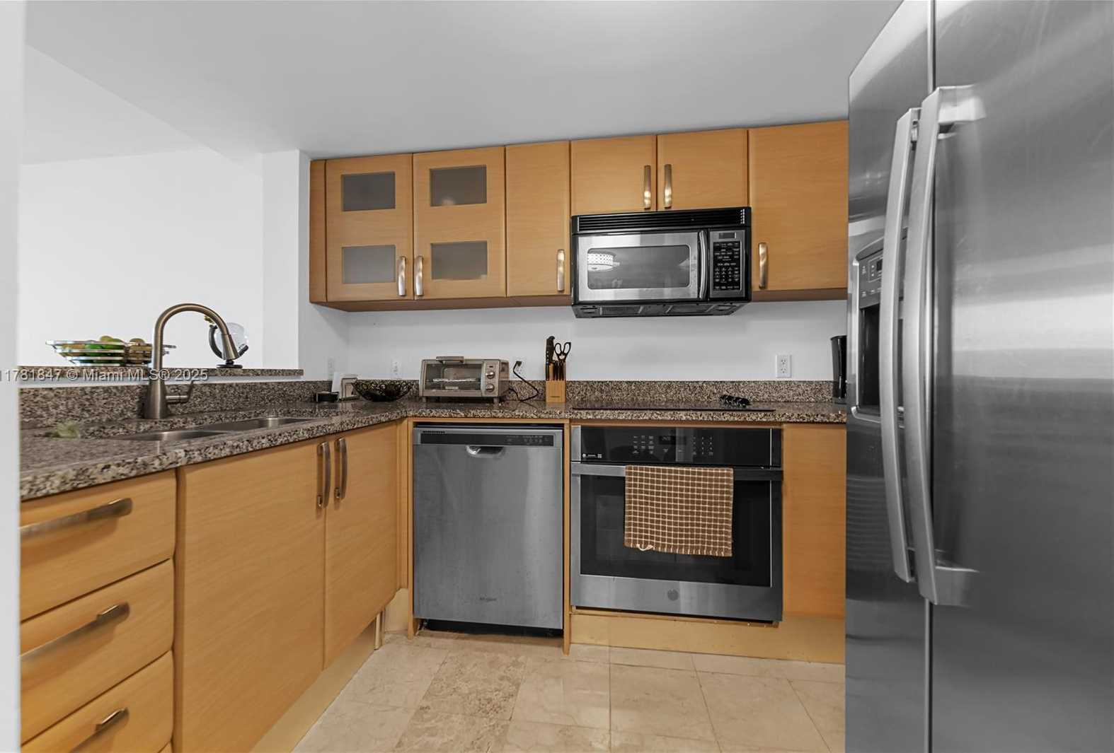 Small Image of 2101 BRICKELL AVE #1802, Miami Number 11