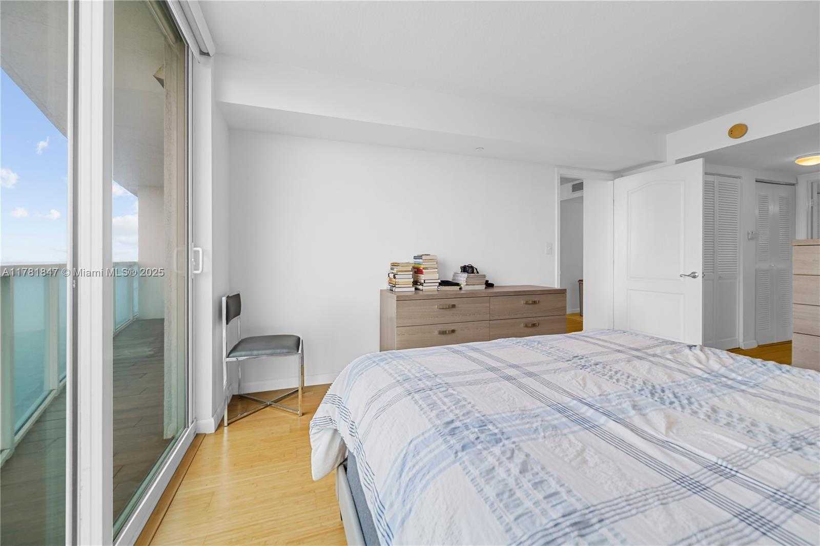 Small Image of 2101 BRICKELL AVE #1802, Miami Number 17