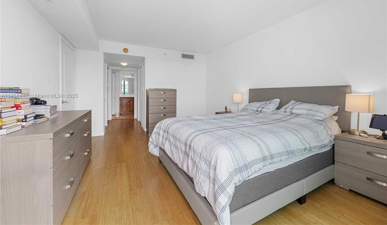 Small Image of 2101 BRICKELL AVE #1802, Miami Number 18