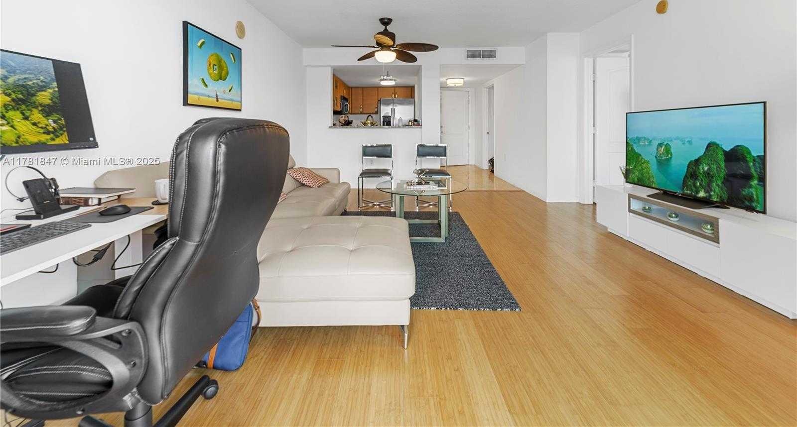 Small Image of 2101 BRICKELL AVE #1802, Miami Number 9