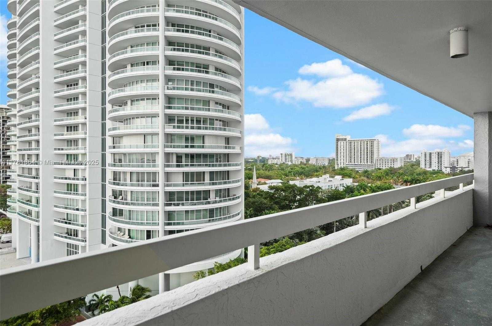 Small Image of 1627 BRICKELL AVE #1506, Miami Number 13