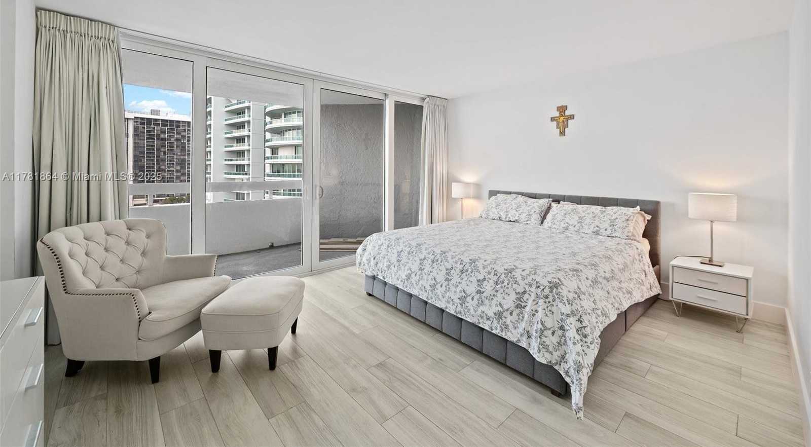 Small Image of 1627 BRICKELL AVE #1506, Miami Number 18