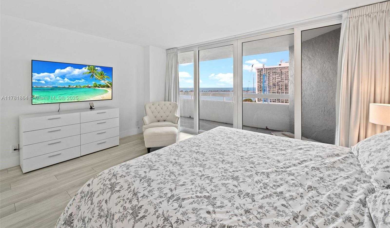 Small Image of 1627 BRICKELL AVE #1506, Miami Number 19