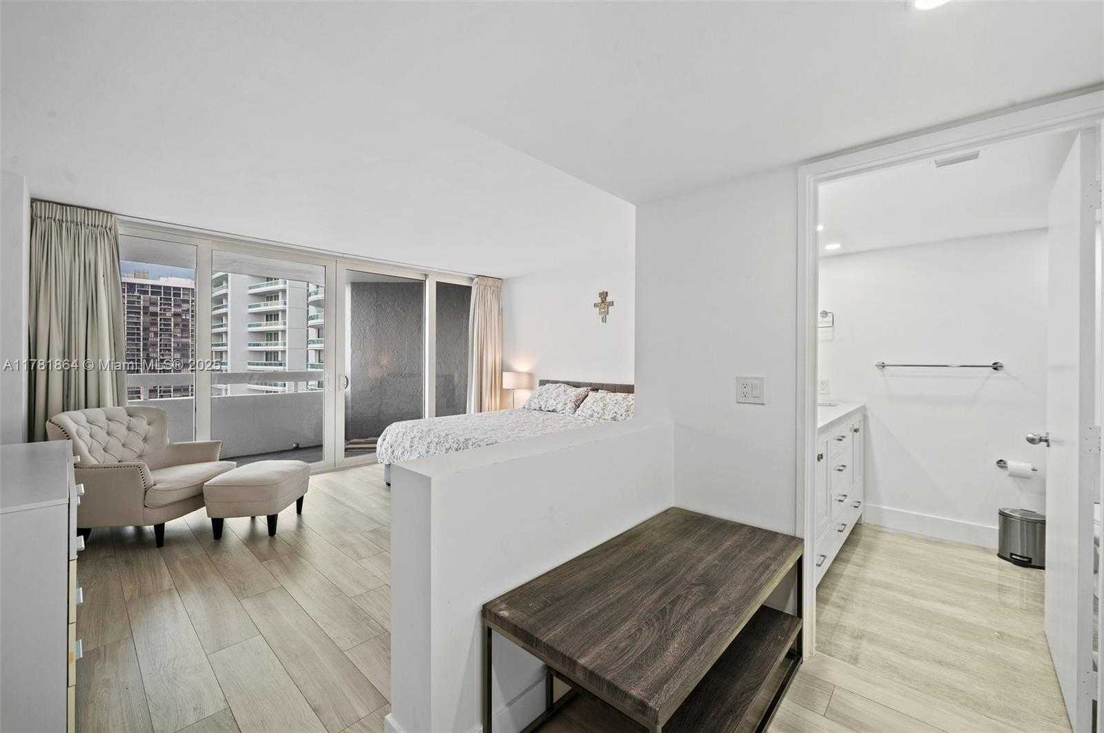 Small Image of 1627 BRICKELL AVE #1506, Miami Number 21