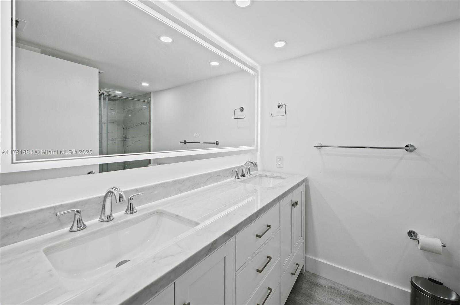 Small Image of 1627 BRICKELL AVE #1506, Miami Number 22
