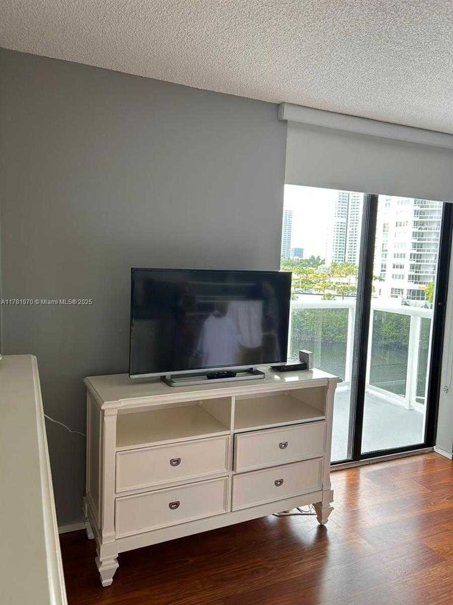 Small Image of 20515 EAST COUNTRY CLUB DR #648, Aventura Number 16