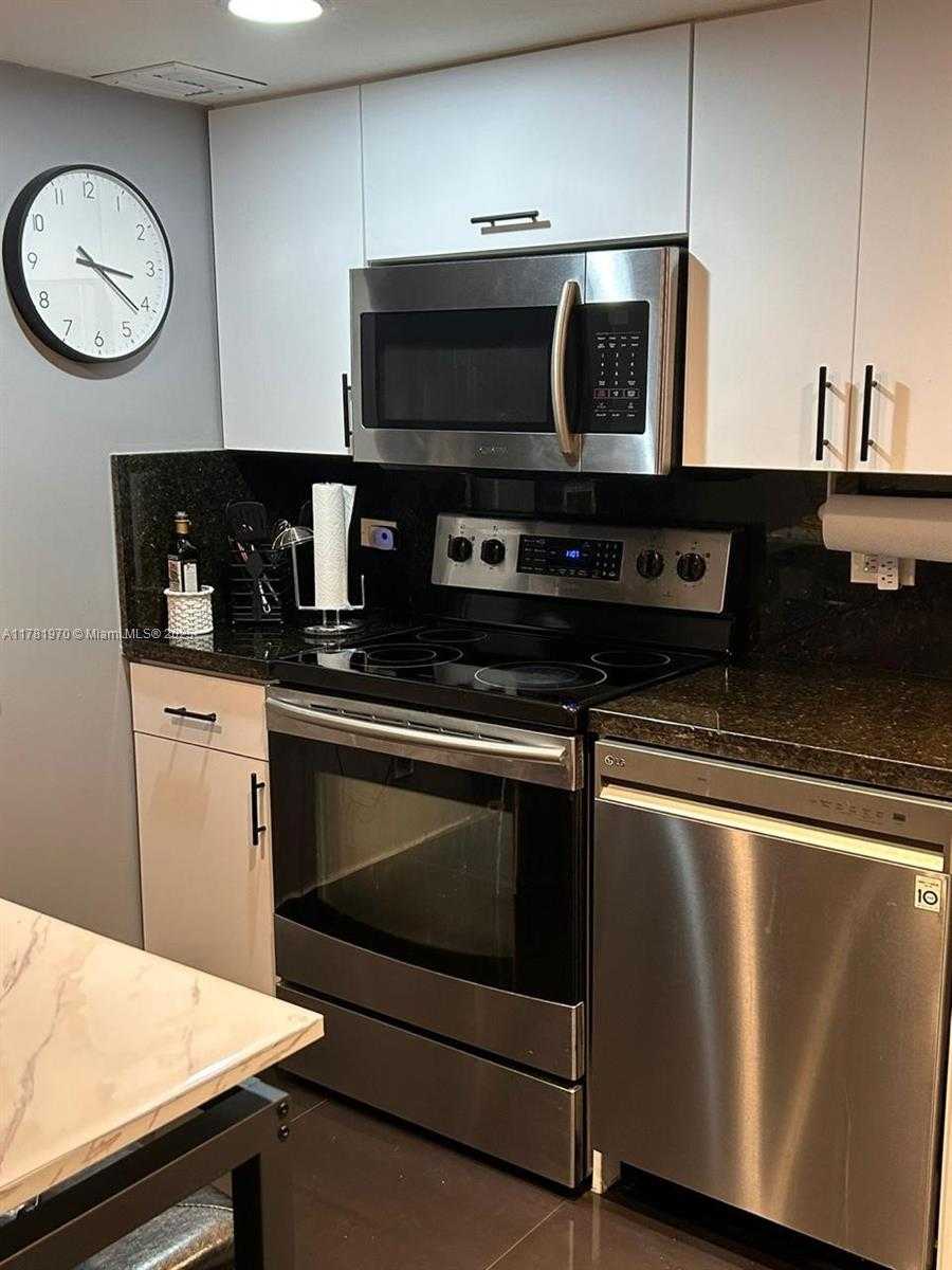 Small Image of 20515 EAST COUNTRY CLUB DR #648, Aventura Number 2