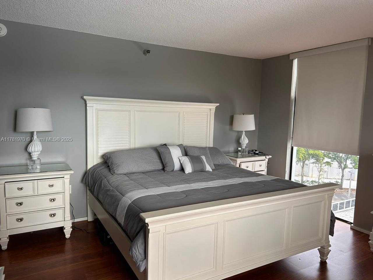 Small Image of 20515 EAST COUNTRY CLUB DR #648, Aventura Number 20