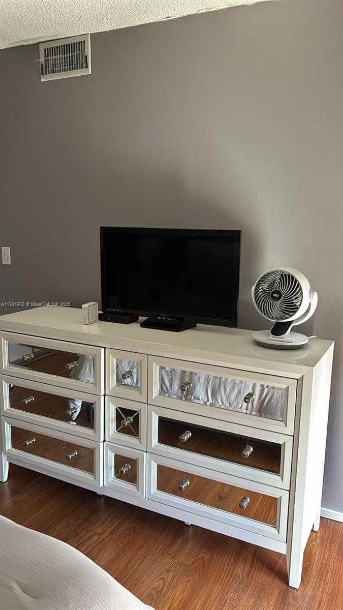Small Image of 20515 EAST COUNTRY CLUB DR #648, Aventura Number 36