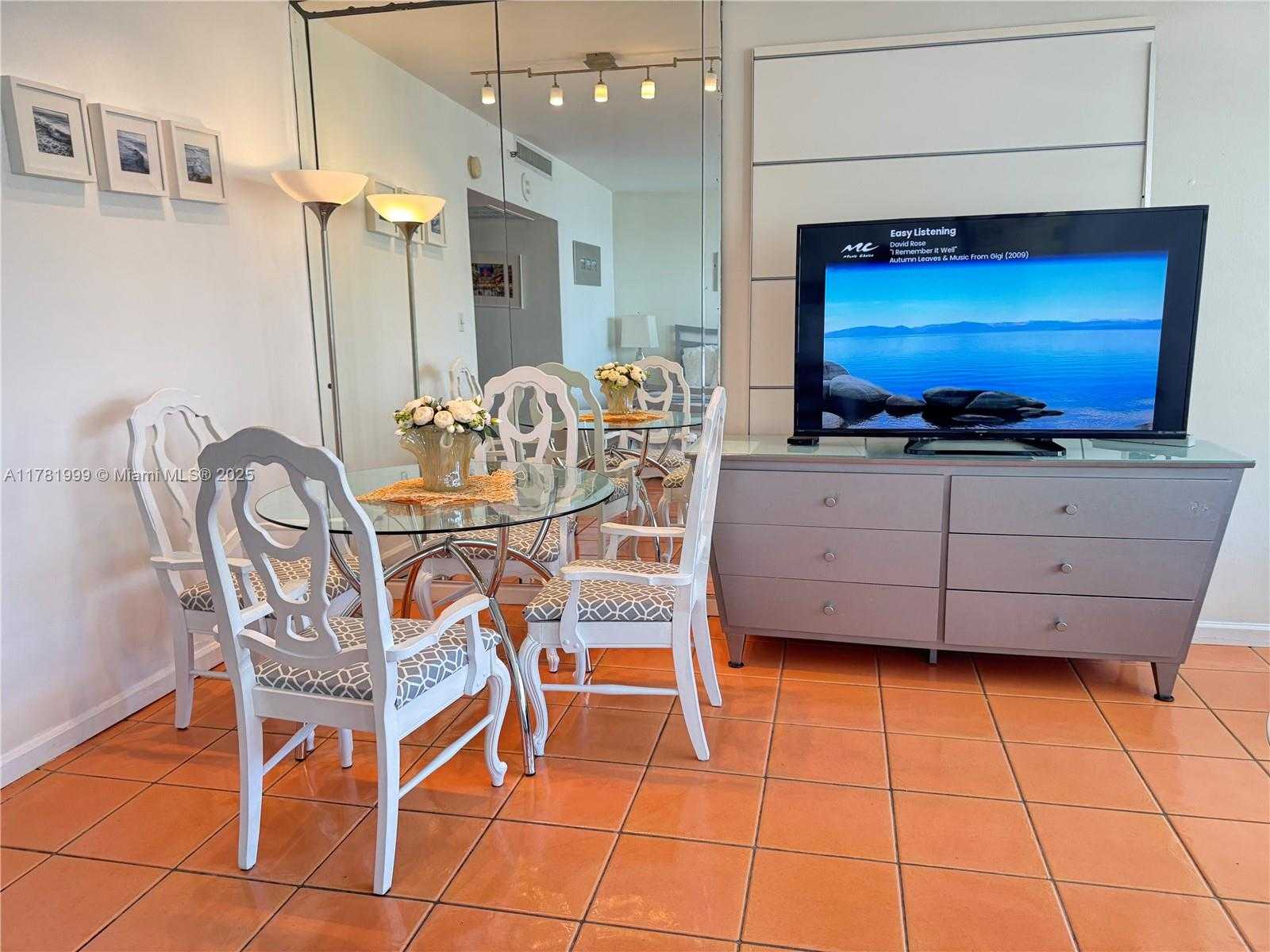 Small Image of 100 LINCOLN RD #836, Miami Beach Number 3
