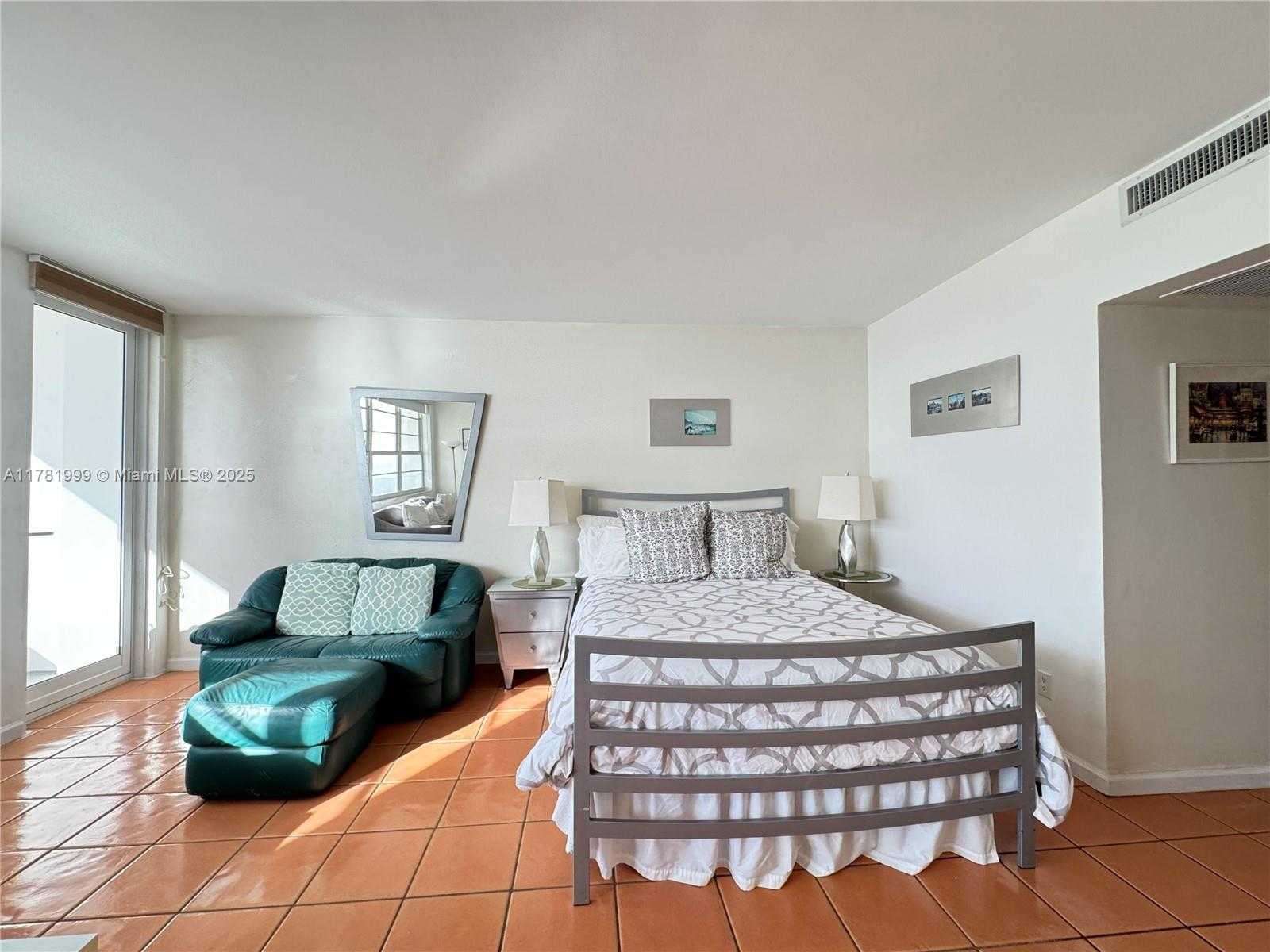 Small Image of 100 LINCOLN RD #836, Miami Beach Number 5