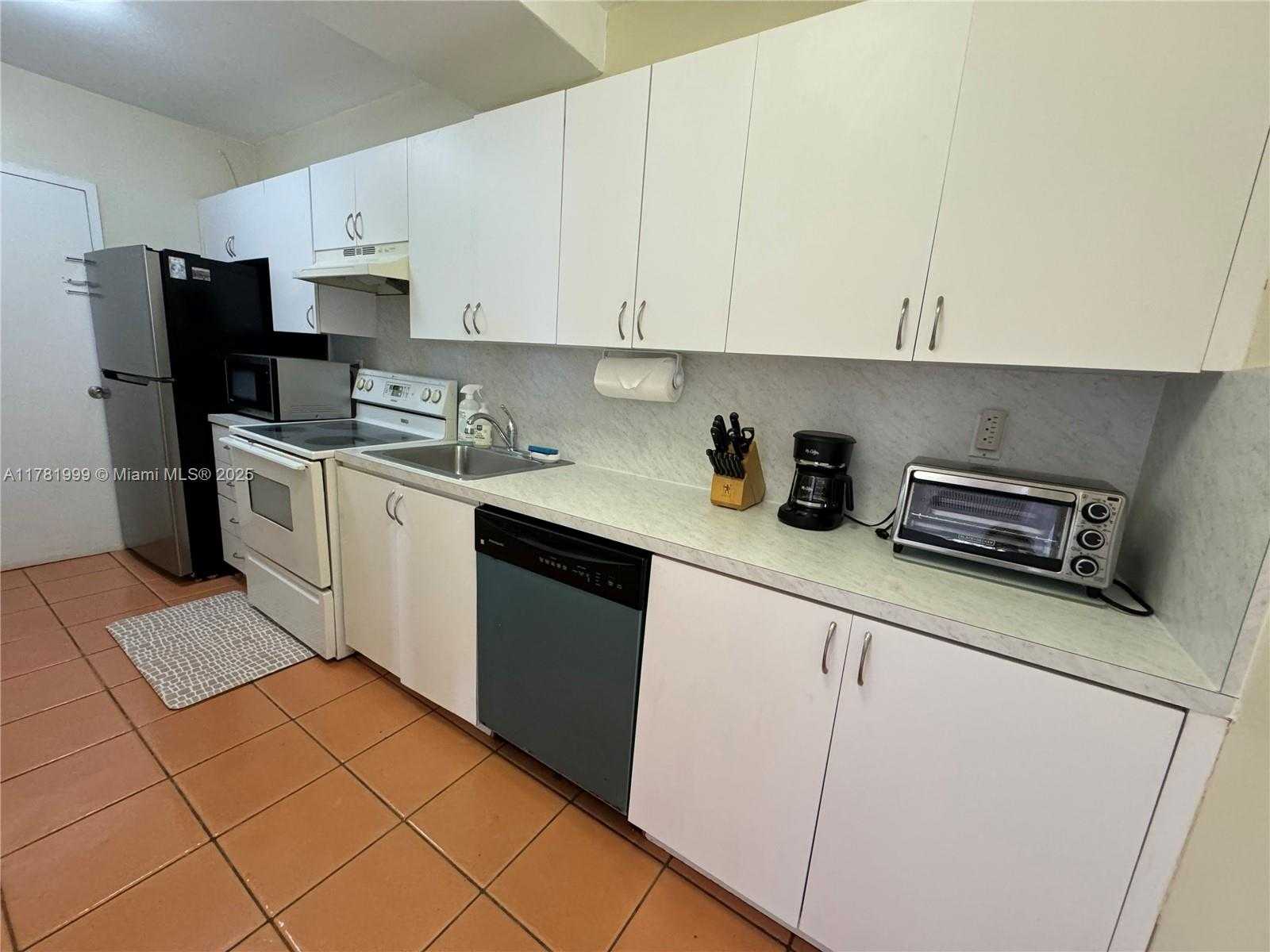 Small Image of 100 LINCOLN RD #836, Miami Beach Number 9