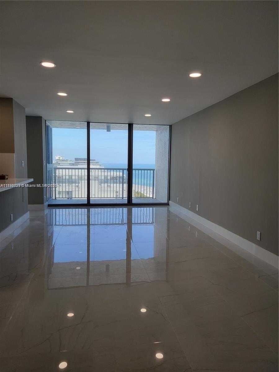 Small Image of 2655 COLLINS AVE #PH-9, Miami Beach Number 11