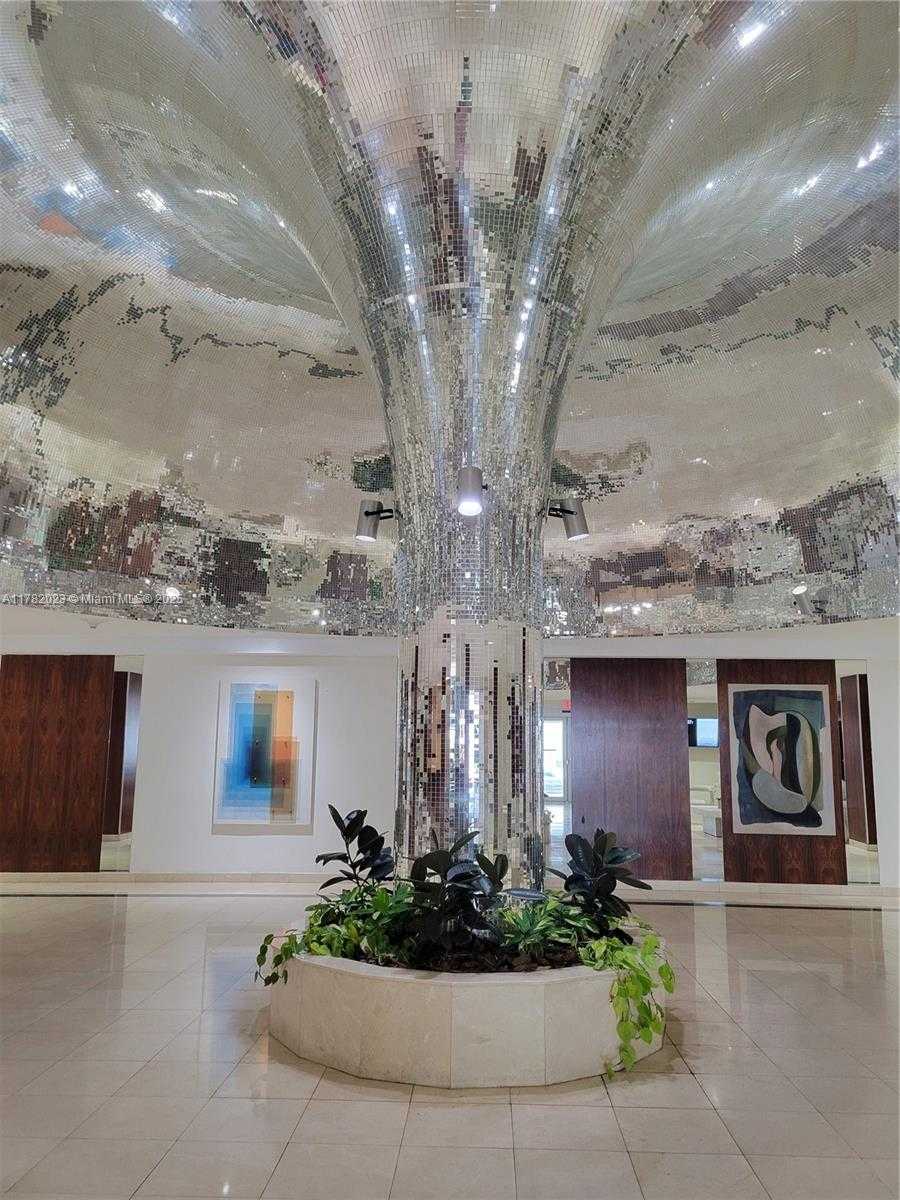 Small Image of 2655 COLLINS AVE #PH-9, Miami Beach Number 19