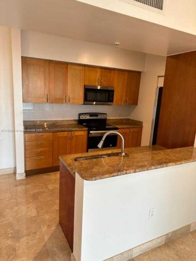 Small Image of 1755 EAST HALLANDALE BEACH BLVD #605E, Hallandale Beach Number 4