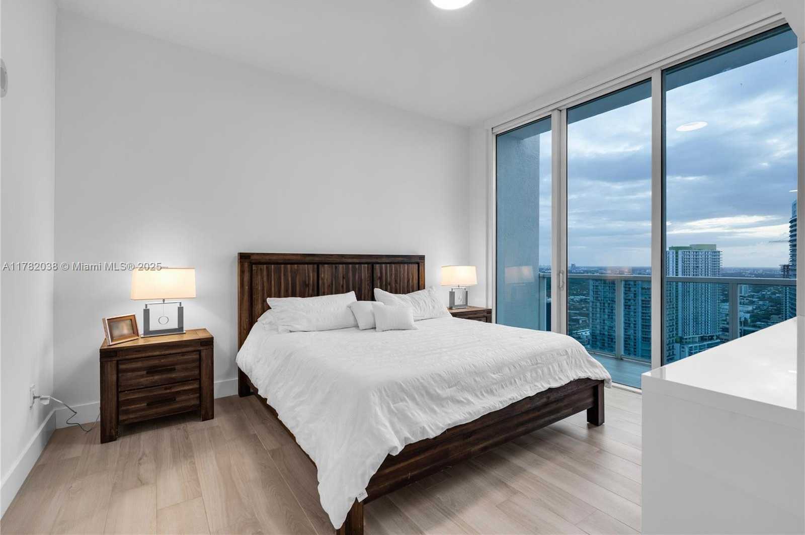 Small Image of 31 SOUTH EAST 5TH ST #4315, Miami Number 12