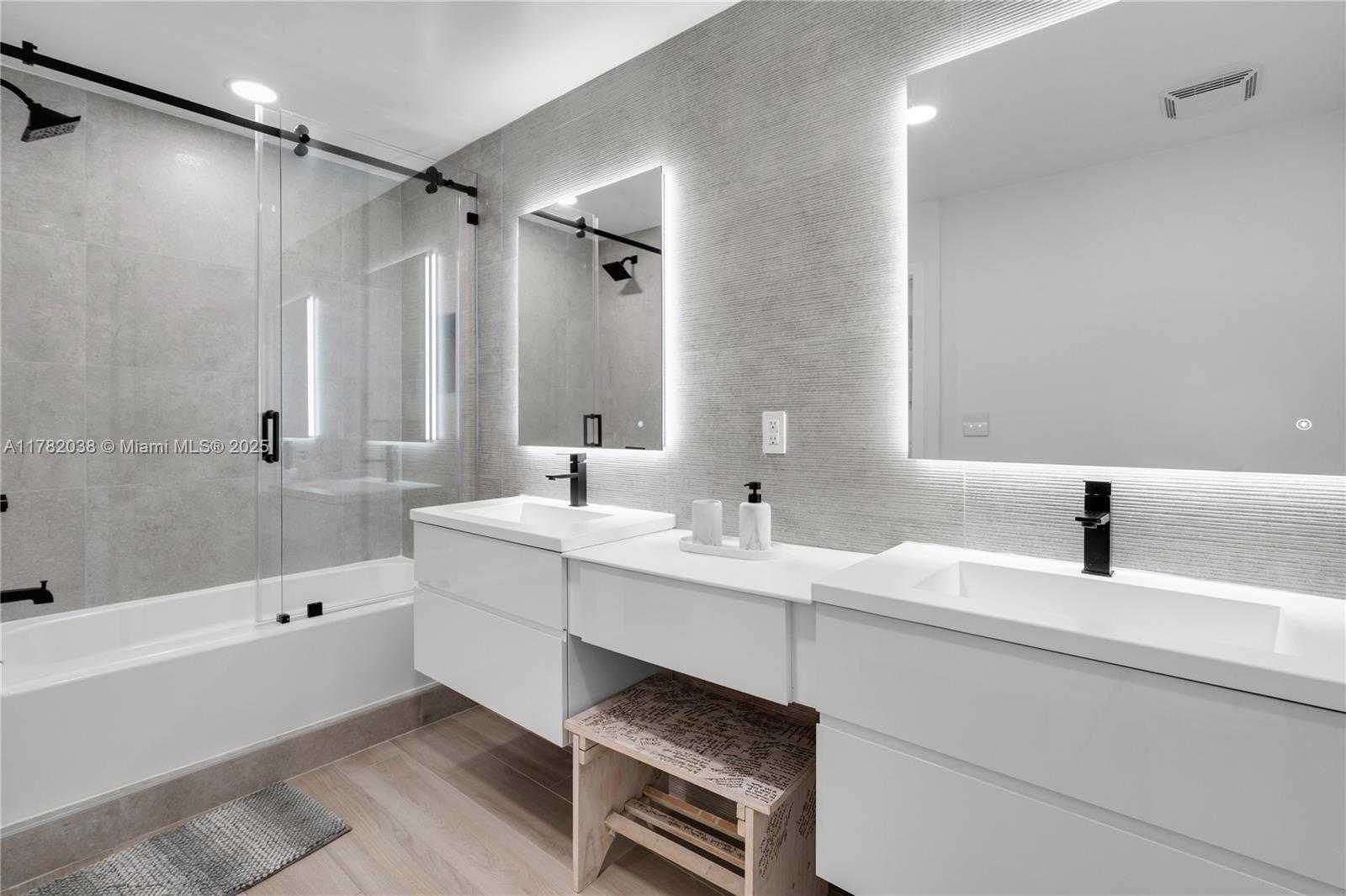 Small Image of 31 SOUTH EAST 5TH ST #4315, Miami Number 16