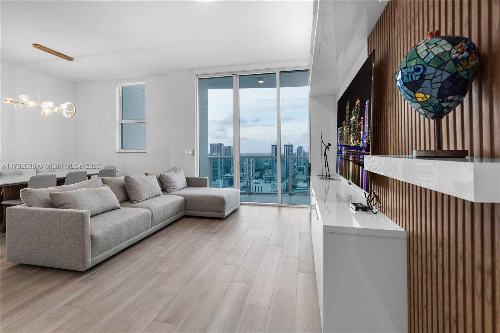 Small Image of 31 SOUTH EAST 5TH ST #4315, Miami Number 2