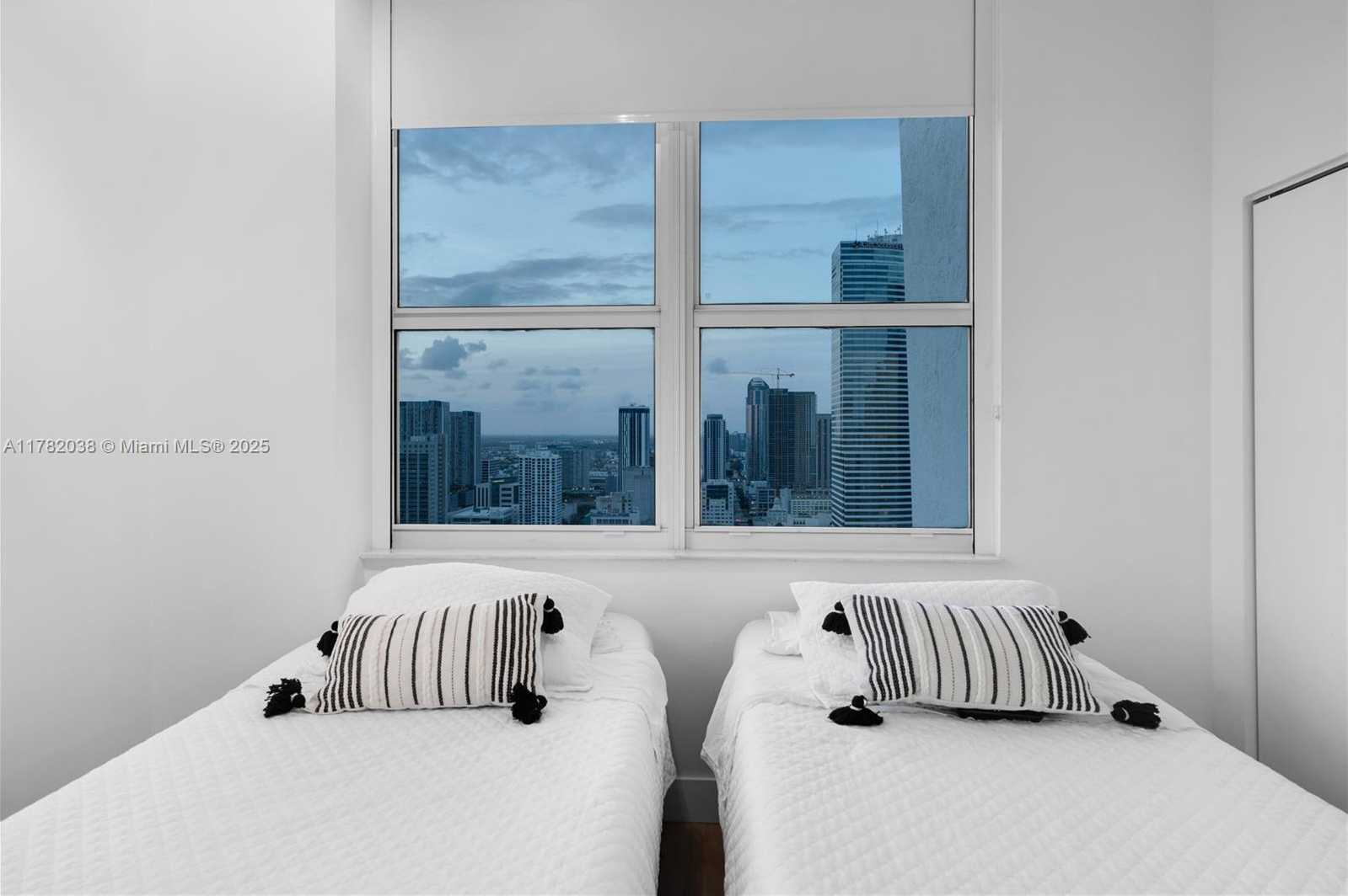 Small Image of 31 SOUTH EAST 5TH ST #4315, Miami Number 24