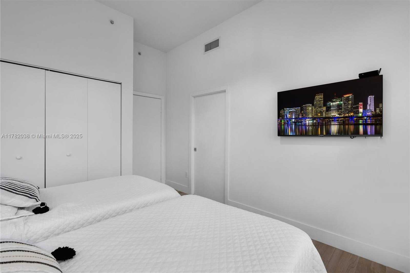 Small Image of 31 SOUTH EAST 5TH ST #4315, Miami Number 25