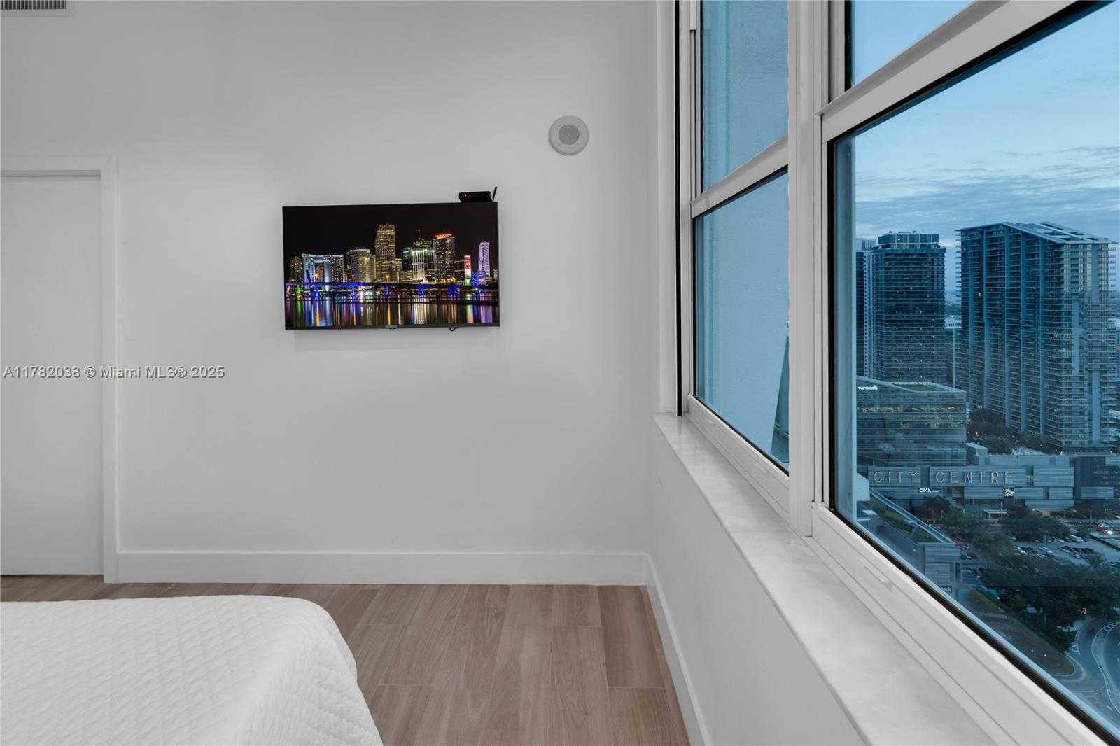 Small Image of 31 SOUTH EAST 5TH ST #4315, Miami Number 26