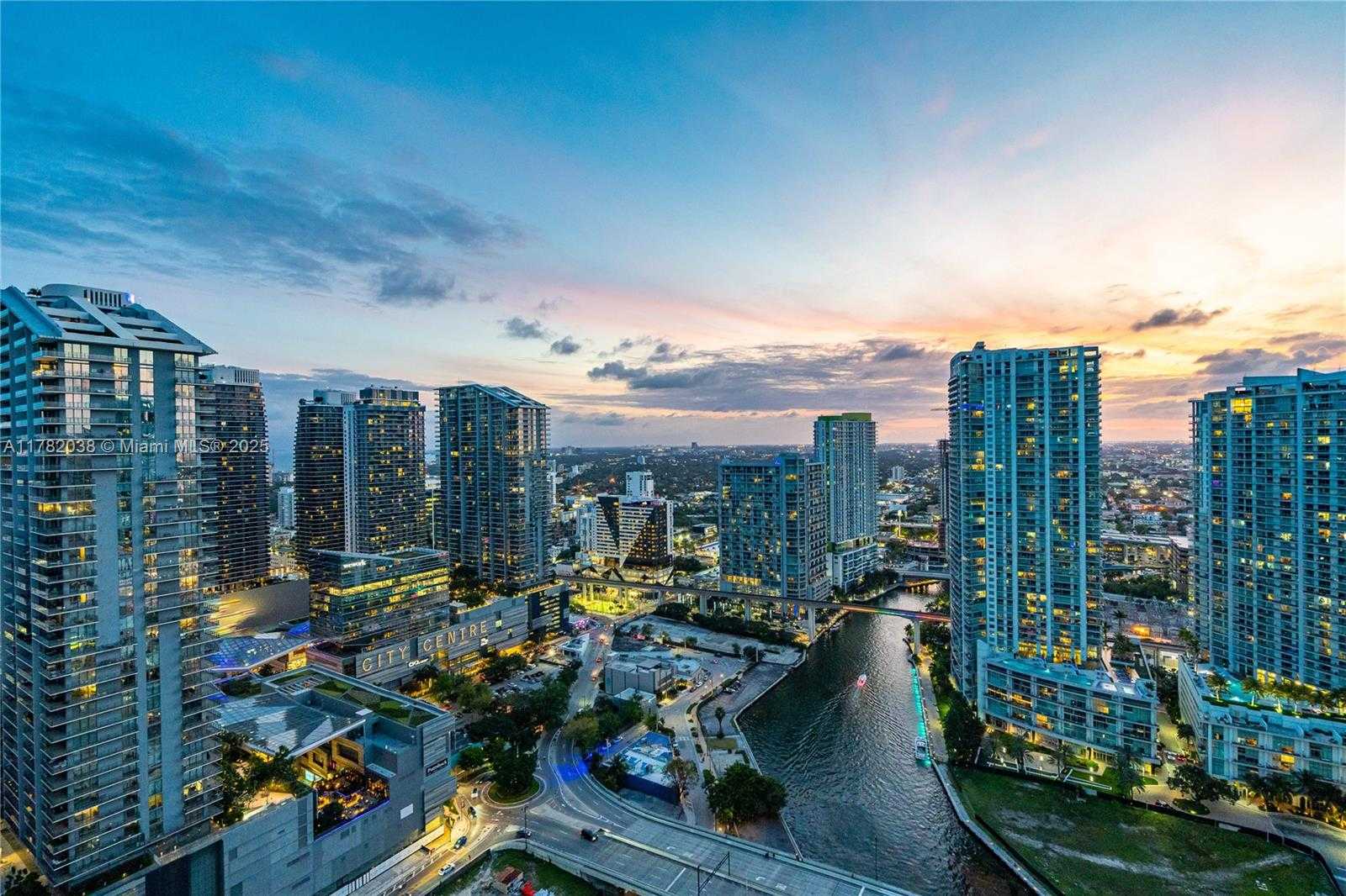 Small Image of 31 SOUTH EAST 5TH ST #4315, Miami Number 31