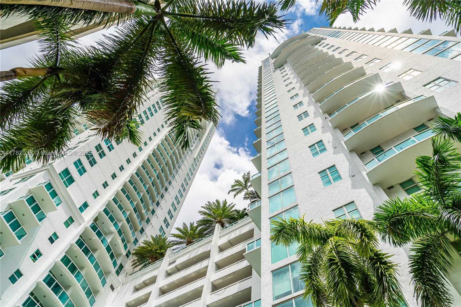 Small Image of 31 SOUTH EAST 5TH ST #4315, Miami Number 36
