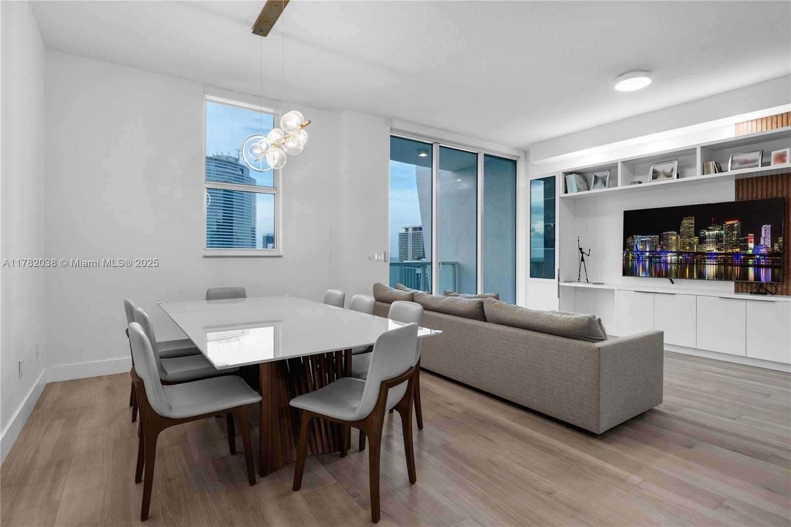Small Image of 31 SOUTH EAST 5TH ST #4315, Miami Number 6