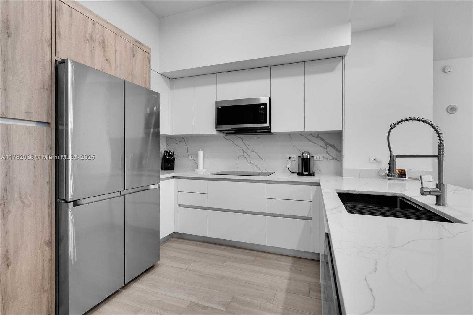 Small Image of 31 SOUTH EAST 5TH ST #4315, Miami Number 9