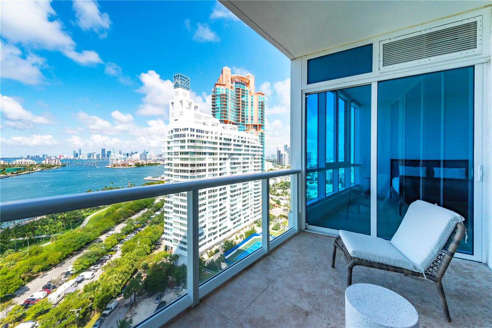 Small Image of 100 SOUTH POINTE DR #1802, Miami Beach Number 2